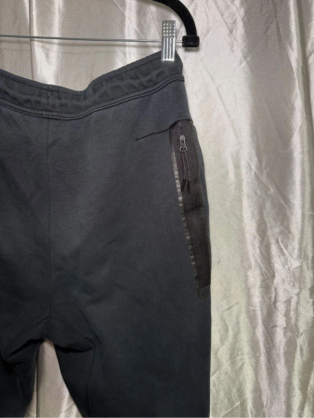 Nike Tech Fleece Jogger Pants Men’s Medium Black Gray Tapered Sweatpants